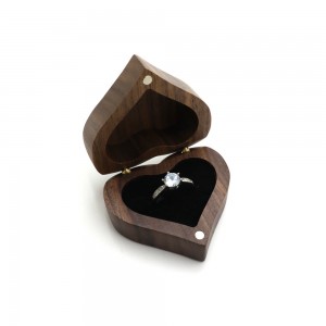 дрвена кутија за накит