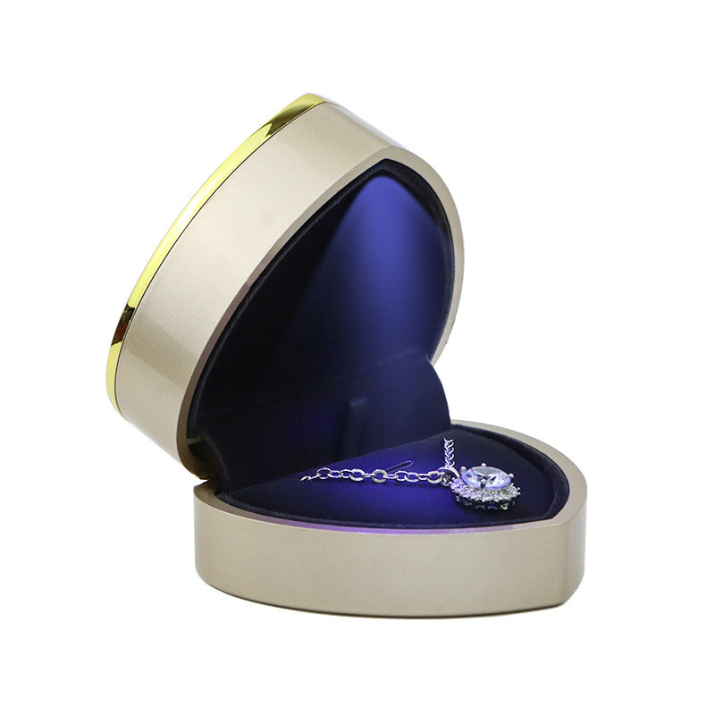 Champagne pendant box