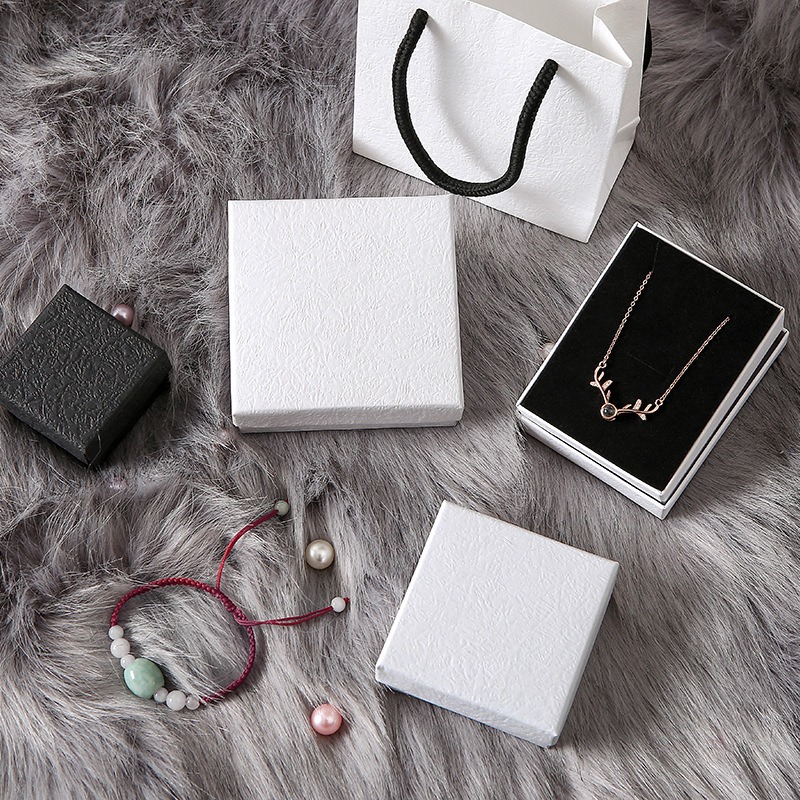 custom-paper-jewelry-gift-box