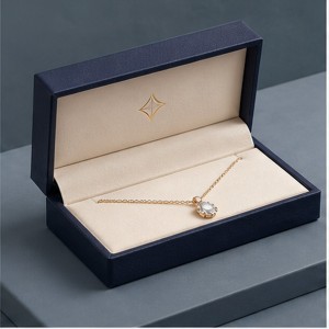 02-logo-necklace-boxes