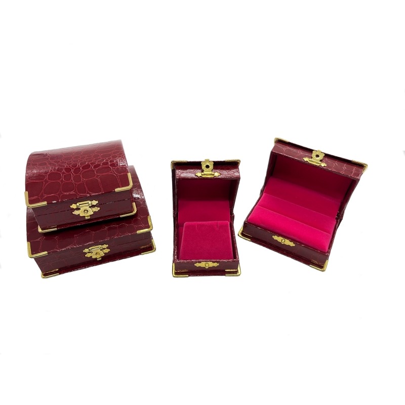 classic-leatherette-jewelry-box-lock