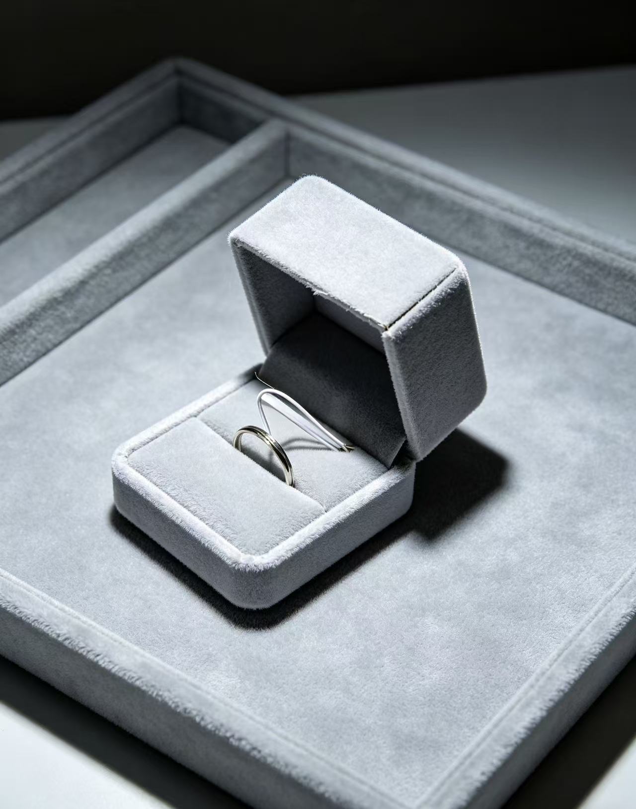 Common Challenges When Sourcing LED Jewelry Packaging