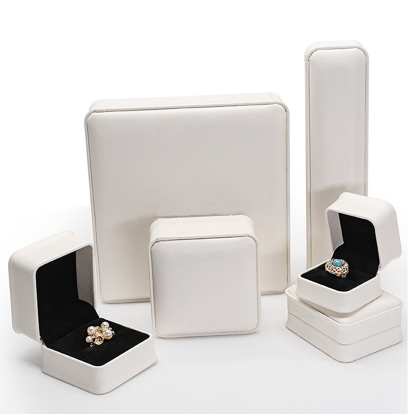 white leather jewelry set box