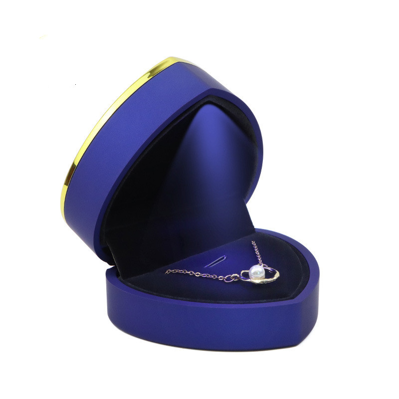 Blue pendant box
