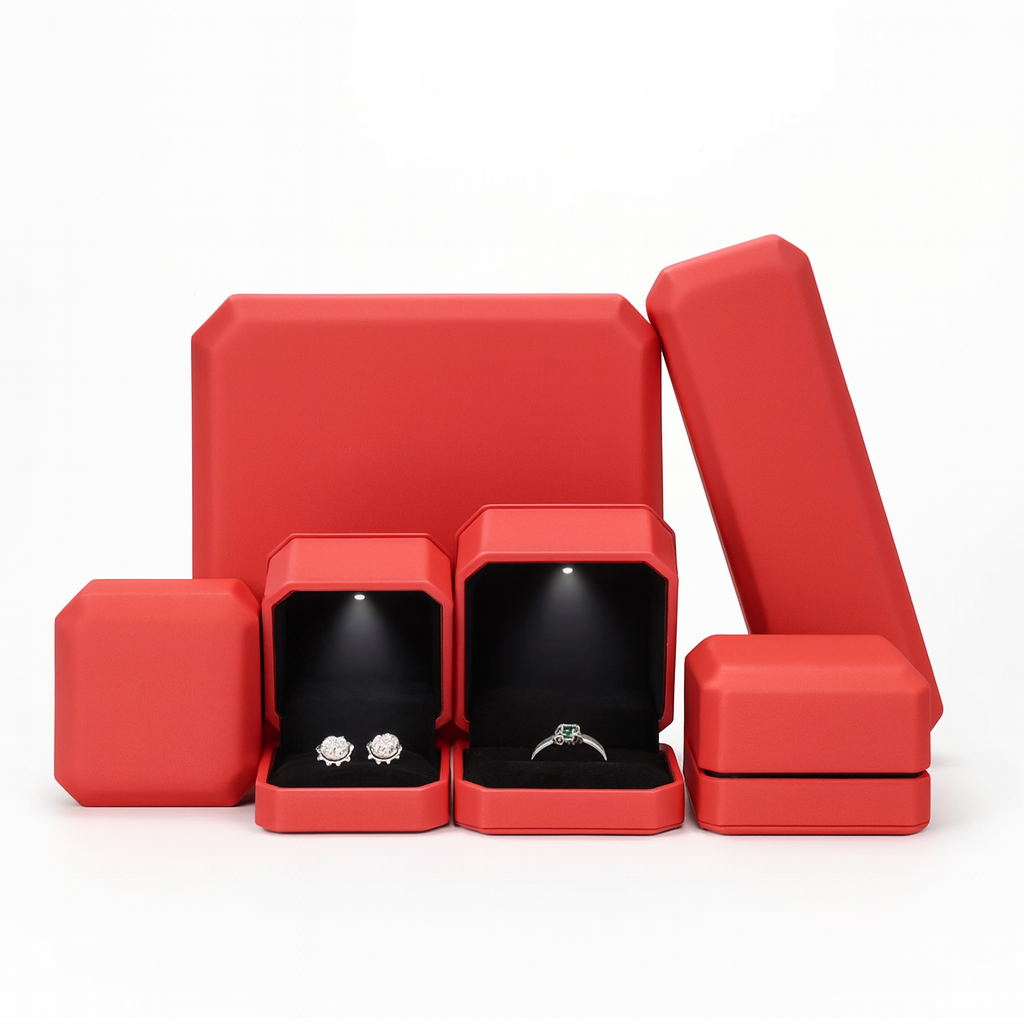 In the highly competitive retail and wholesale markets, brand differentiation is key to success. By ordering customized jewelry boxes with logos through wholesale LED light jewelry boxes