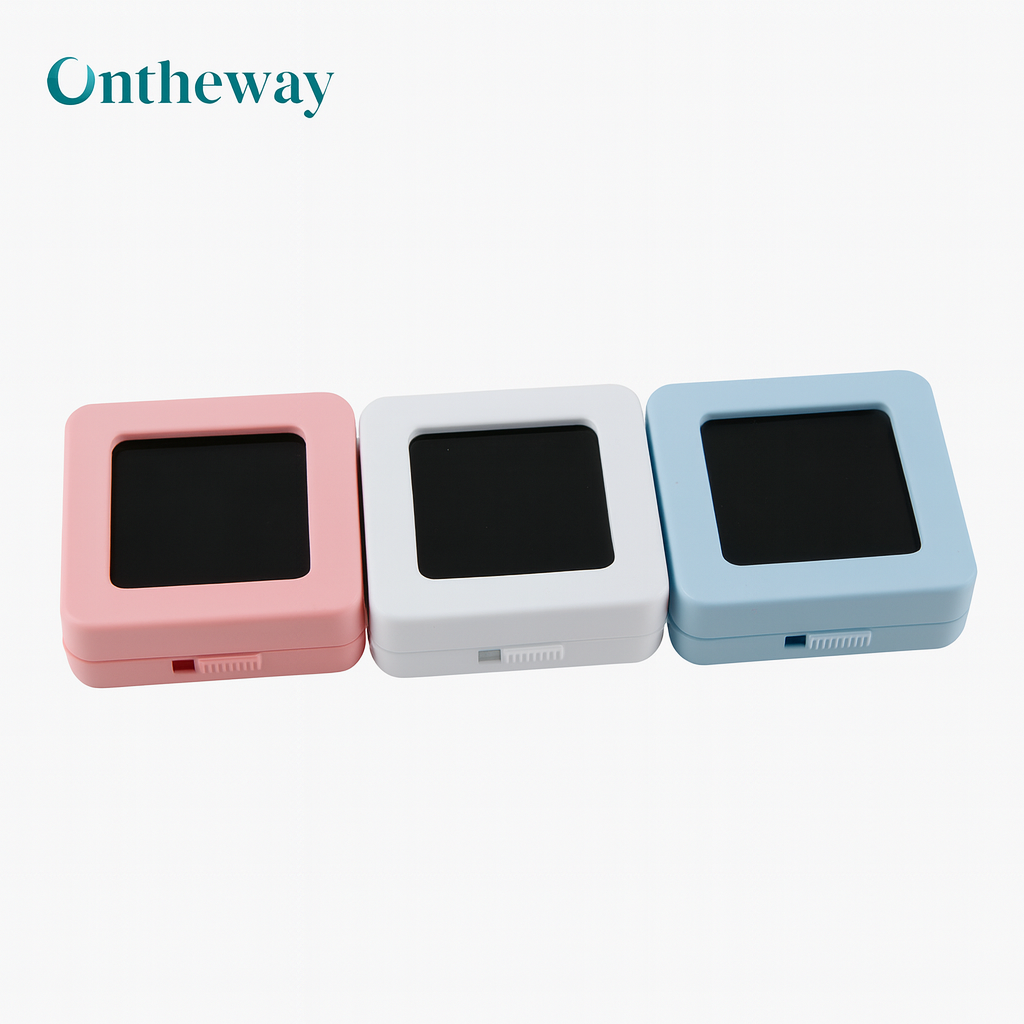 Many brands are opting to incorporate micro-LED lights into their gemstone display boxes.