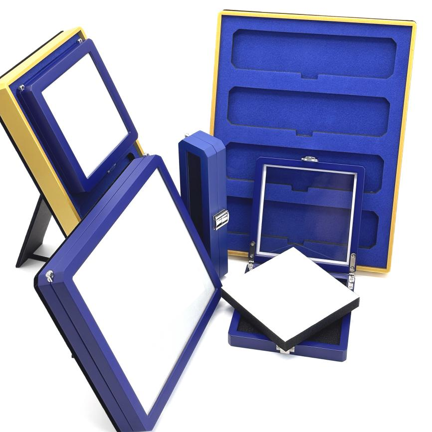 This lockable portable display case is designed for showcasing high-end jewelry or precious gemstone samples.