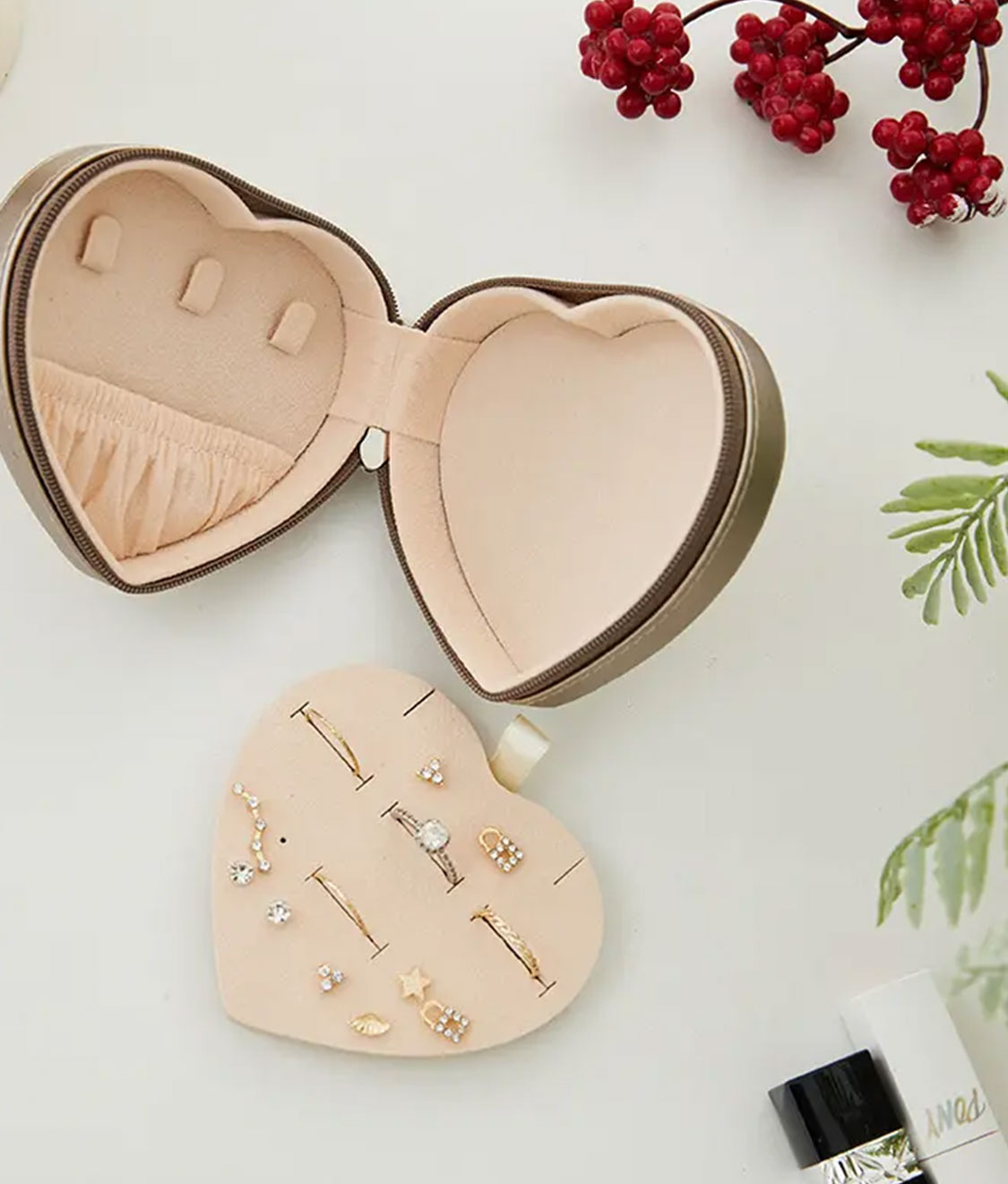 Make your jewelry display more elegant and refined