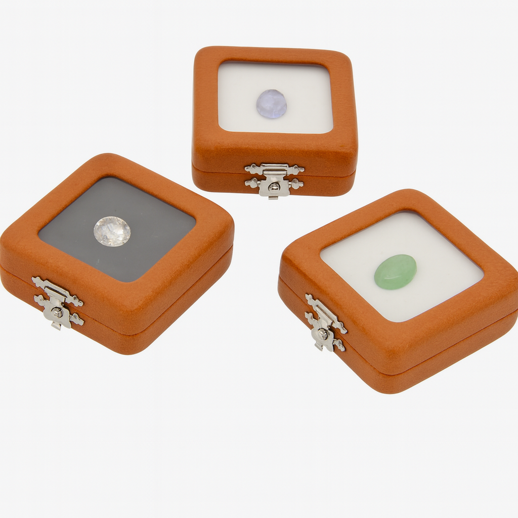 Many buyers prefer stackable gemstone display boxes or modular structures with drawers, allowing them to flexibly display different gemstone collections within limited space.
