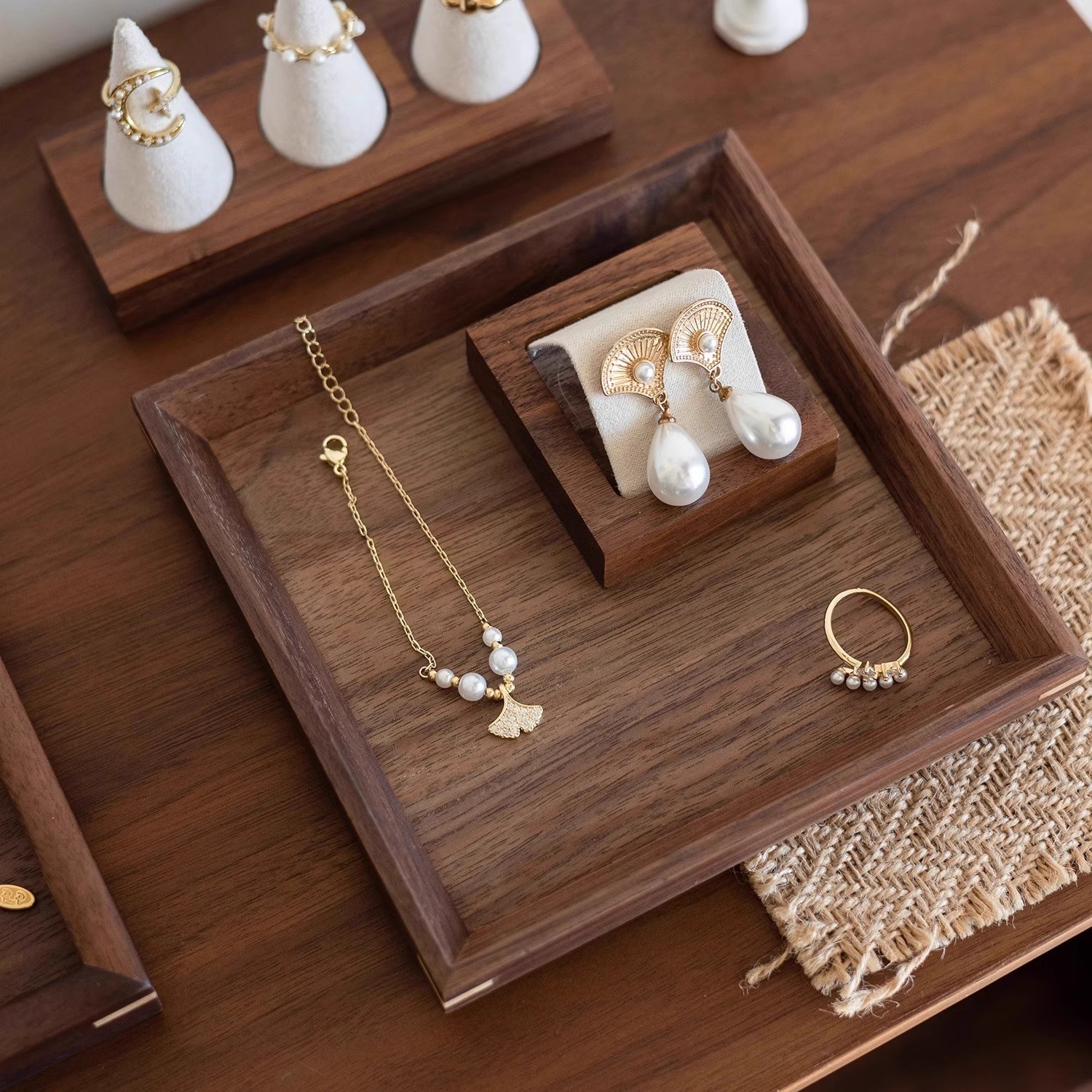 Wood Jewelry Display Factories-03