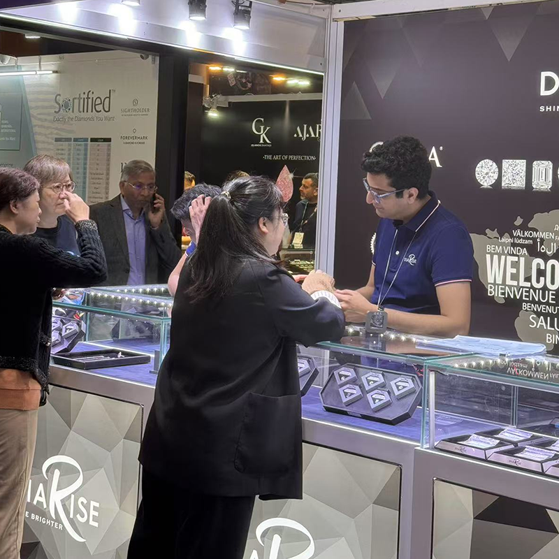gemstone-display-box-consultation