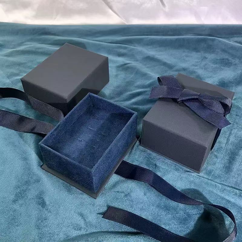 جعبه هدیه کاغذی جواهرات04