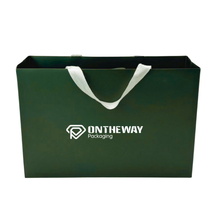 With an eco-friendly, minimalist design, the Flat Kraft Paper Bags is made from recycled kraft paper, making it perfect for brands focused on sustainability and looking for a stylish, eco-friendly packaging solution.