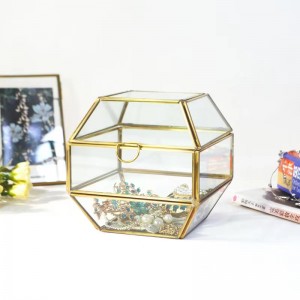 Staklena kutija za nakit